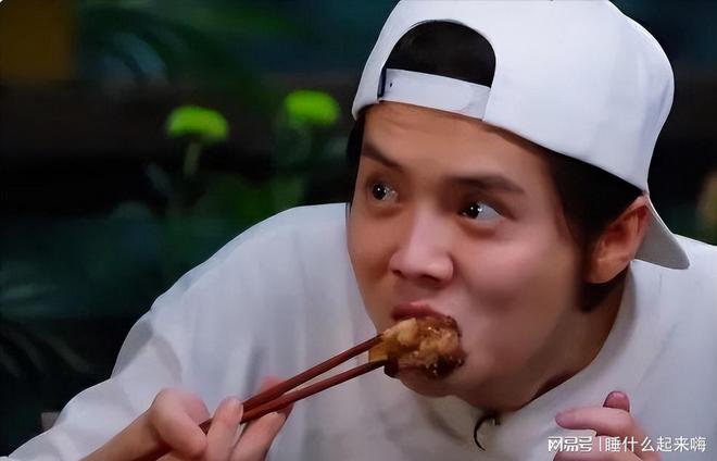 黄磊的“虚假人设”难怪贾冰越来越红PG麻将胡了沈腾一句话彻底揭开了(图13)