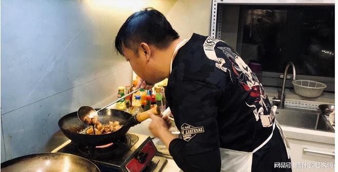 黄磊的“虚假人设”难怪贾冰越来越红PG麻将胡了沈腾一句话彻底揭开了(图21)
